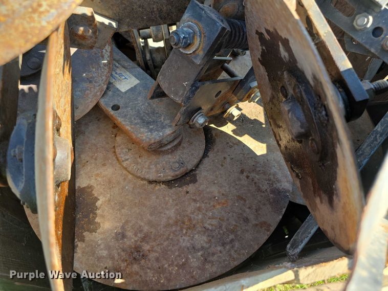 image for item DZ6106 Yetter disc closer units