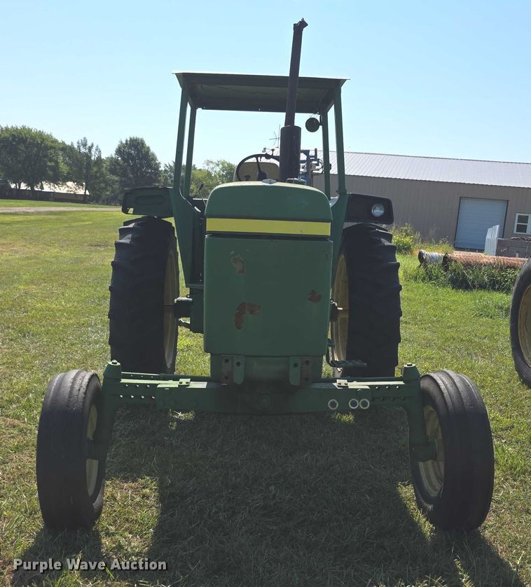 image for item DZ6107 1976 John Deere 4030W tractor