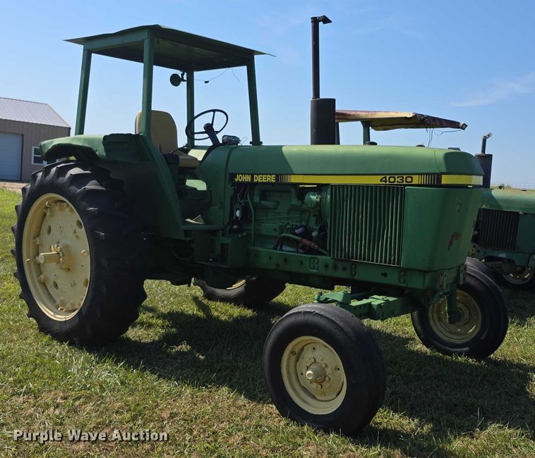 image for item DZ6107 1976 John Deere 4030W tractor