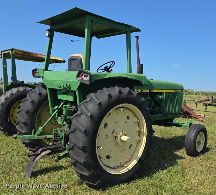 image for item DZ6107 1976 John Deere 4030W tractor