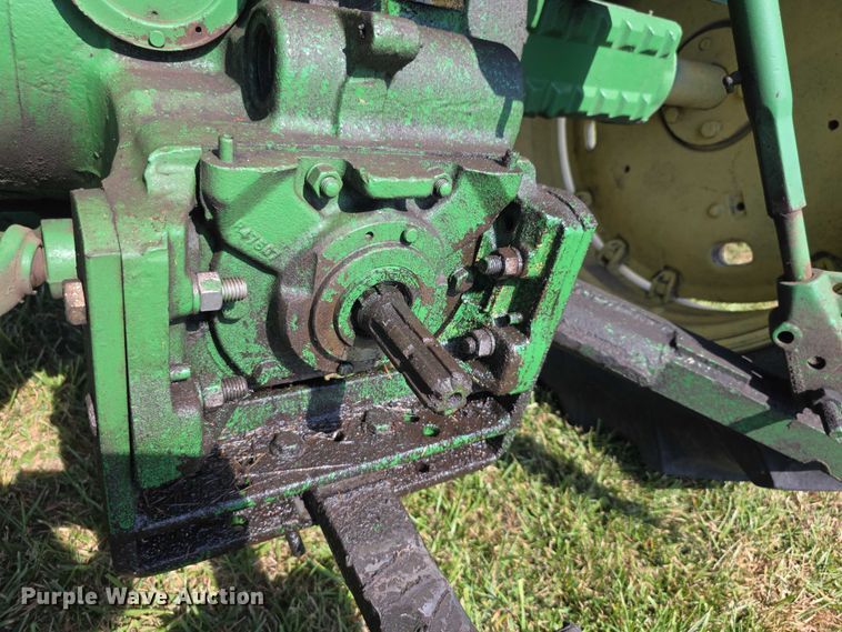 image for item DZ6107 1976 John Deere 4030W tractor