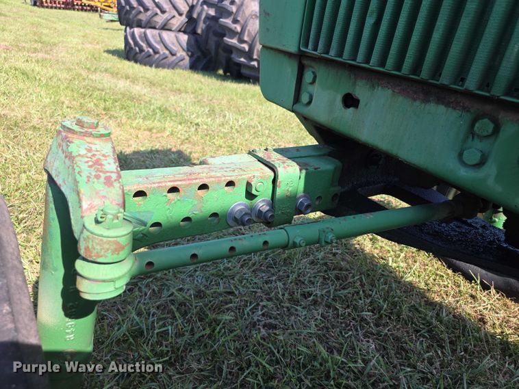 image for item DZ6107 1976 John Deere 4030W tractor