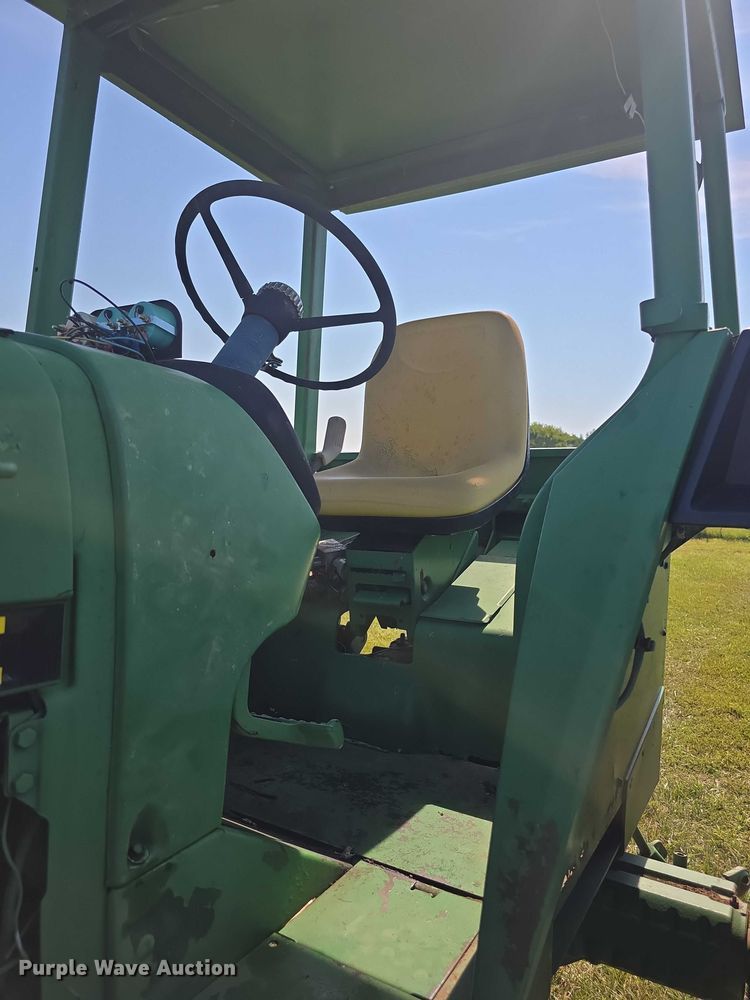image for item DZ6107 1976 John Deere 4030W tractor