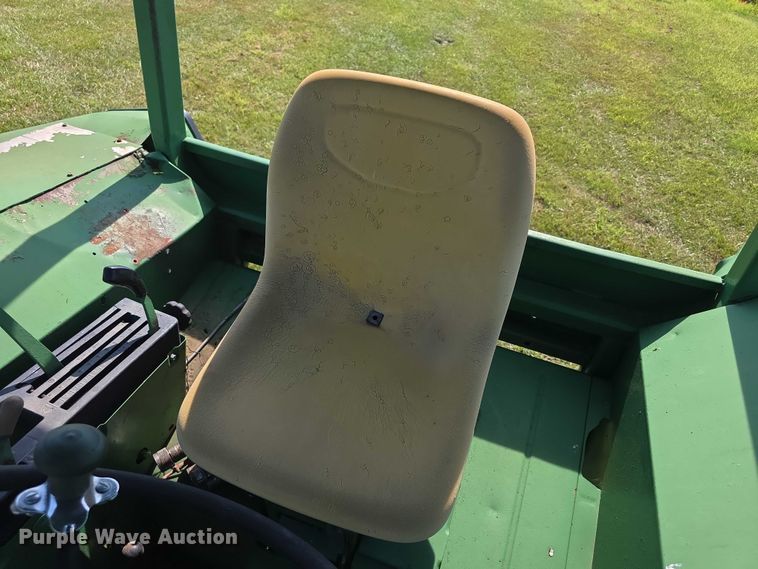 image for item DZ6107 1976 John Deere 4030W tractor