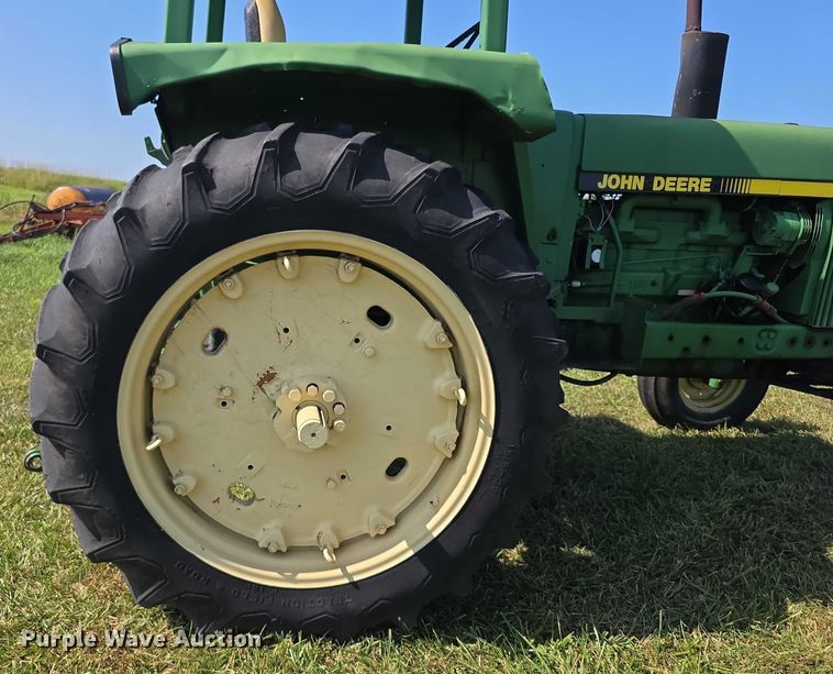 image for item DZ6107 1976 John Deere 4030W tractor