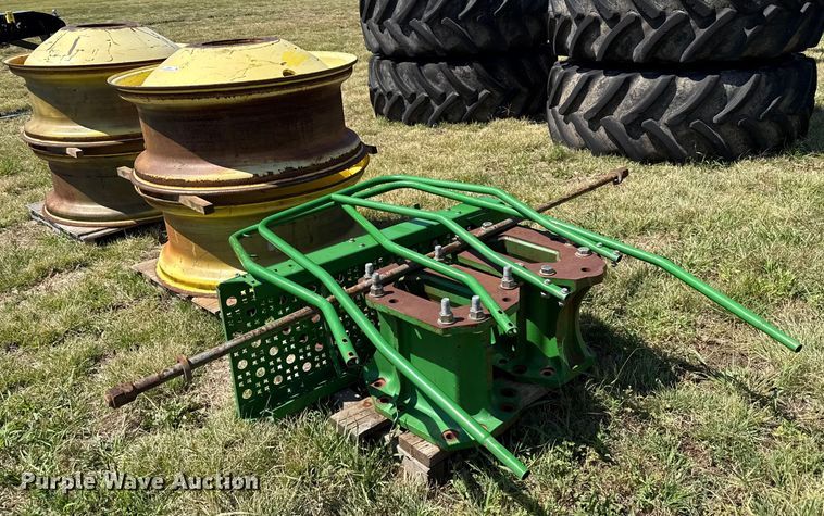 image for item DZ8864 John Deere combine dual wheel set