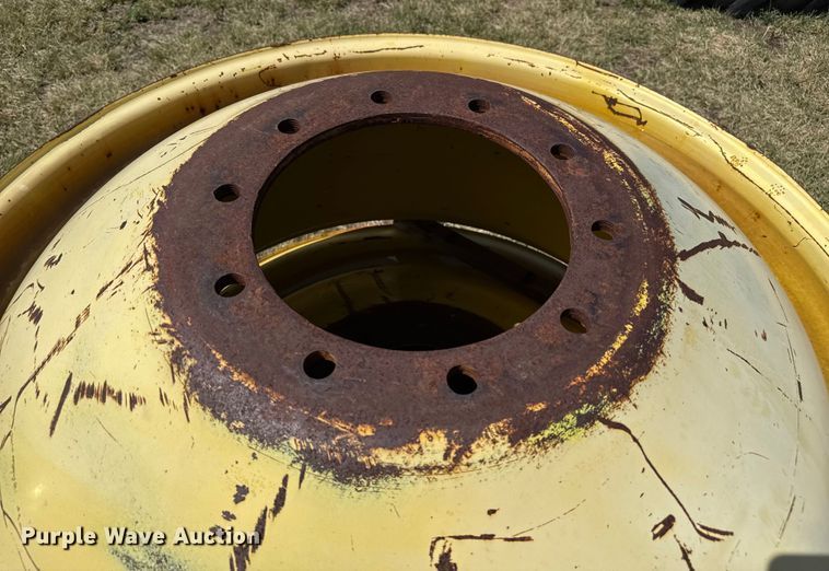 image for item DZ8864 John Deere combine dual wheel set