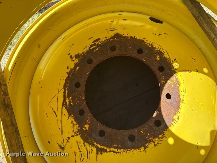 image for item DZ8864 John Deere combine dual wheel set