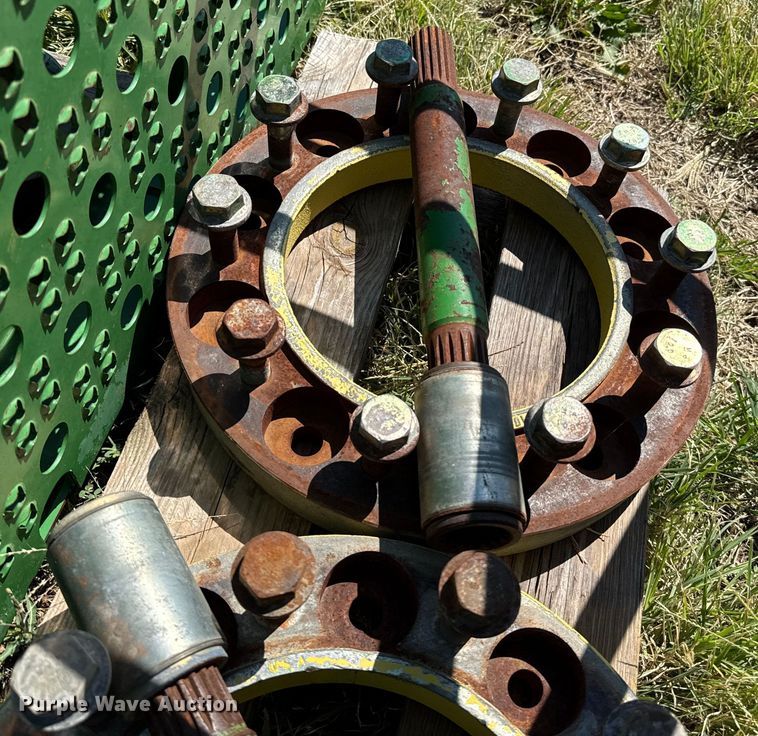 image for item DZ8864 John Deere combine dual wheel set