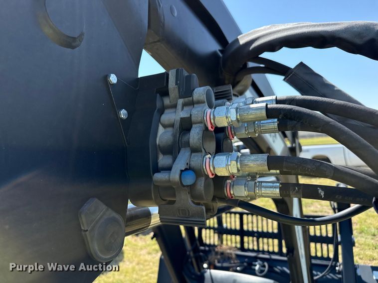 image for item DZ8867 2019 ALO Quicke Q6M loader