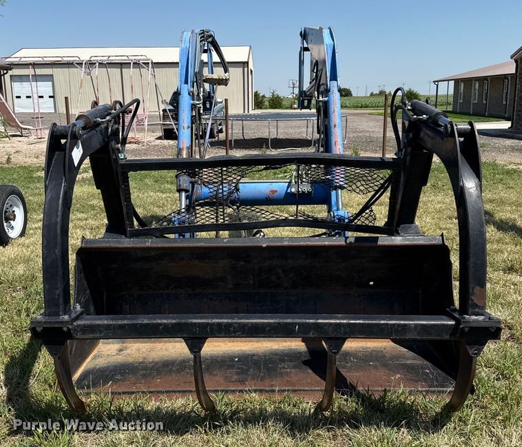 image for item DZ8868 2005 New Holland 62LB loader