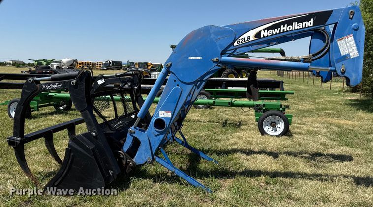 image for item DZ8868 2005 New Holland 62LB loader