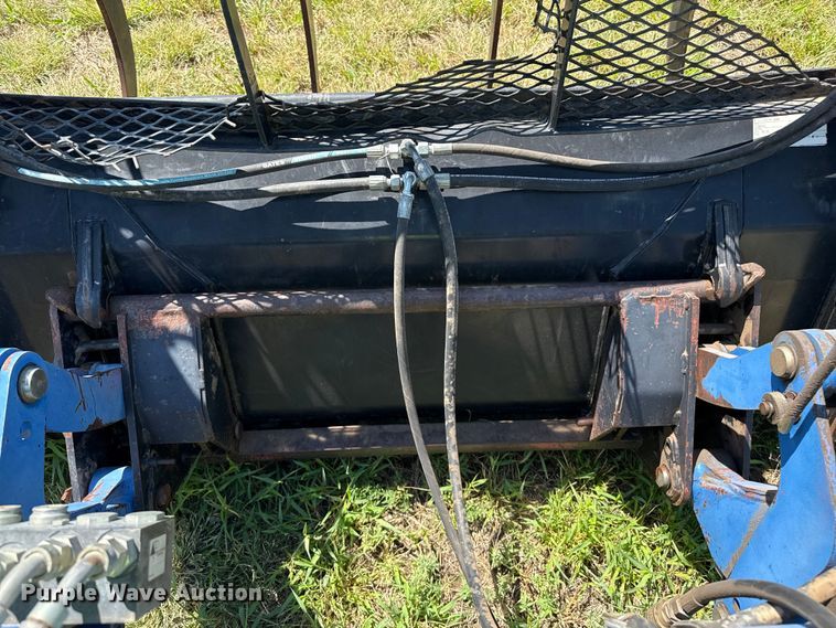 image for item DZ8868 2005 New Holland 62LB loader