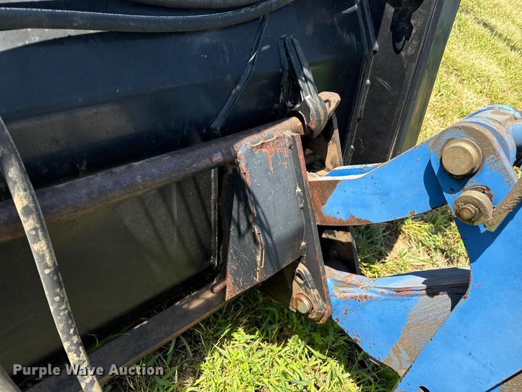 image for item DZ8868 2005 New Holland 62LB loader