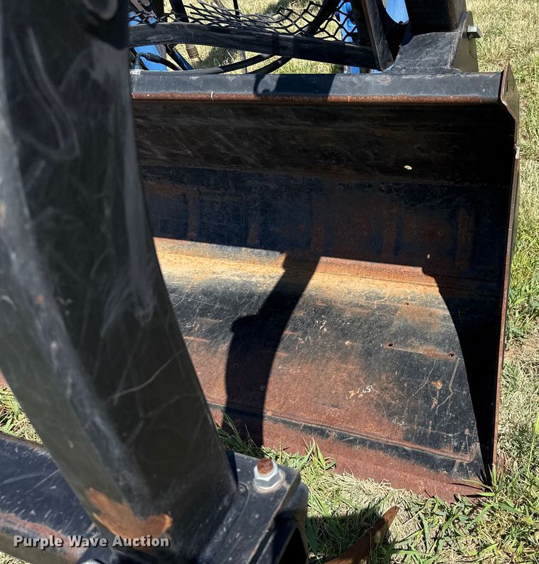 image for item DZ8868 2005 New Holland 62LB loader