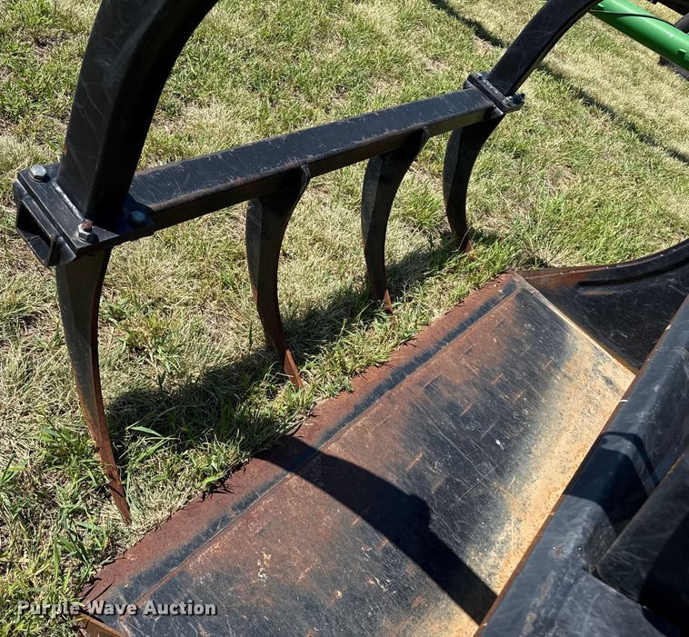 image for item DZ8868 2005 New Holland 62LB loader