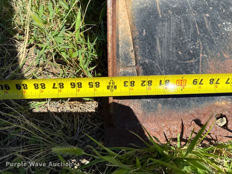 image for item DZ8868 2005 New Holland 62LB loader