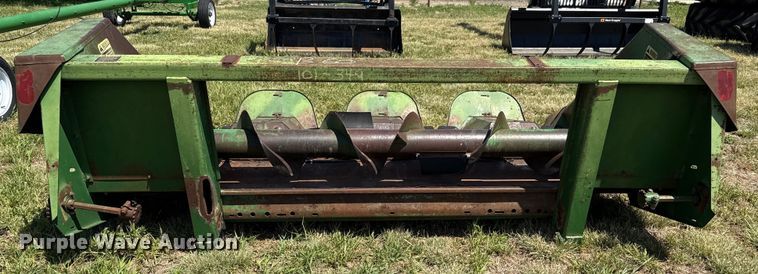 image for item DZ8872 John Deere corn head