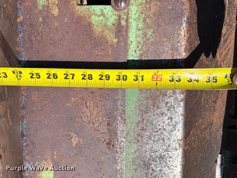 image for item DZ8872 John Deere corn head