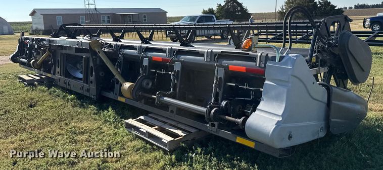 image for item DZ8882 Agco Dynaflex 9250 flex draper head