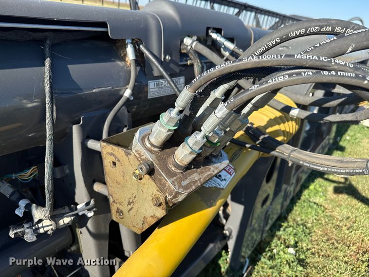 image for item DZ8882 Agco Dynaflex 9250 flex draper head