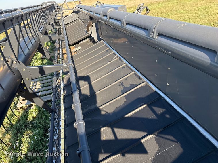 image for item DZ8882 Agco Dynaflex 9250 flex draper head