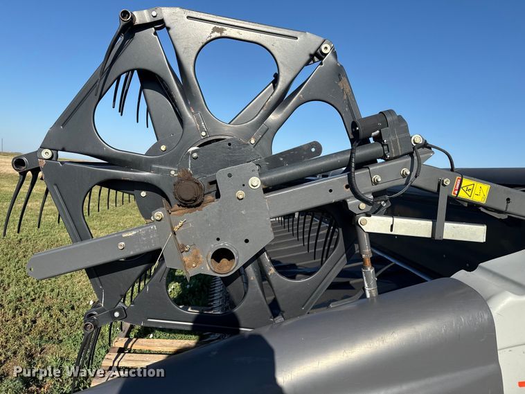 image for item DZ8882 Agco Dynaflex 9250 flex draper head