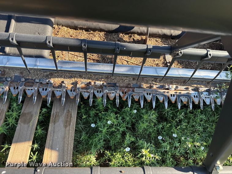 image for item DZ8882 Agco Dynaflex 9250 flex draper head