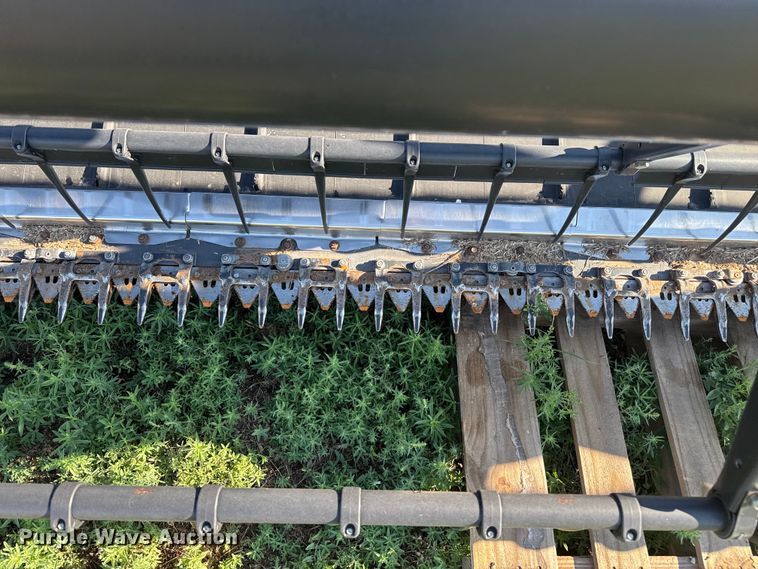 image for item DZ8882 Agco Dynaflex 9250 flex draper head