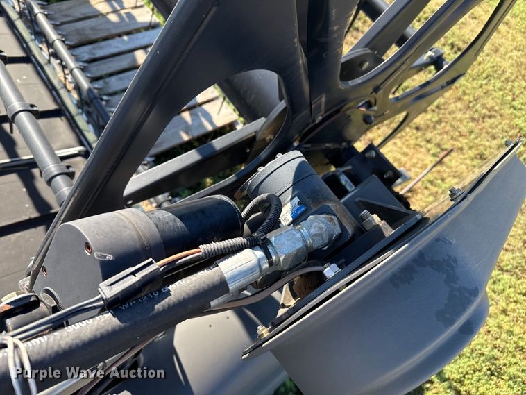 image for item DZ8882 Agco Dynaflex 9250 flex draper head