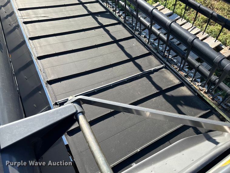 image for item DZ8882 Agco Dynaflex 9250 flex draper head