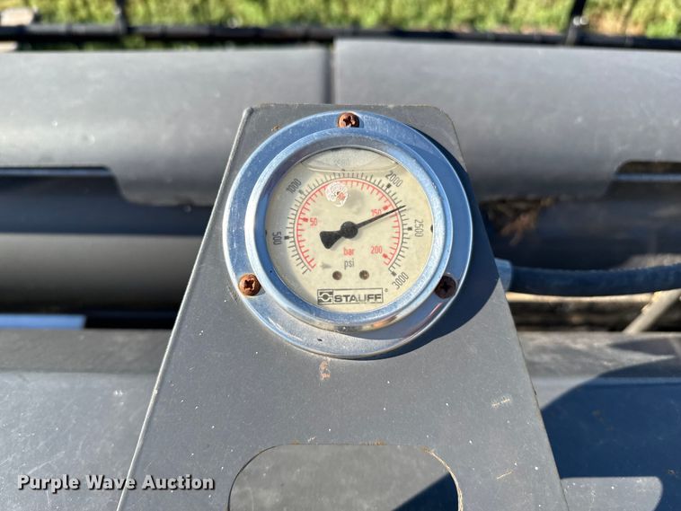 image for item DZ8882 Agco Dynaflex 9250 flex draper head