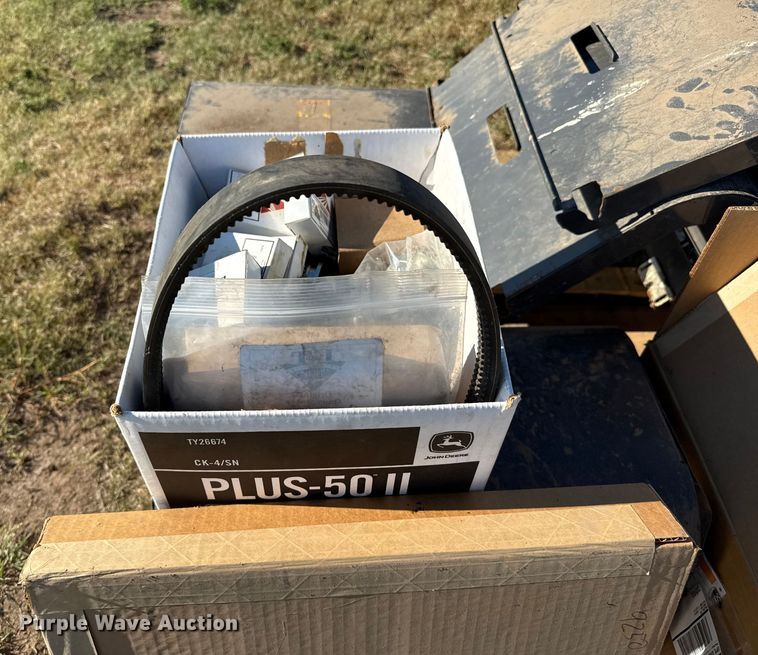 image for item DZ8882 Agco Dynaflex 9250 flex draper head