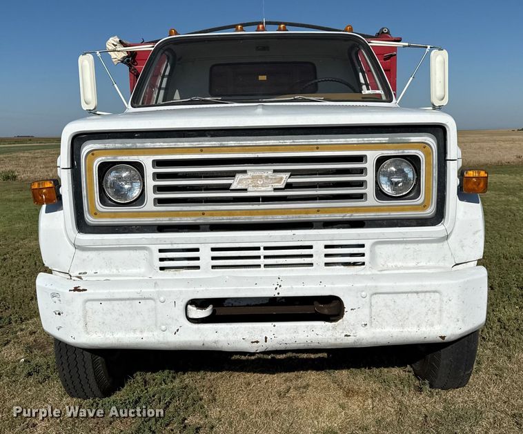 image for item DZ8885 1977 Chevrolet C65 grain truck