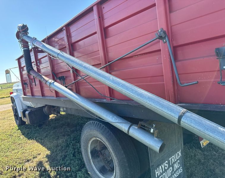 image for item DZ8885 1977 Chevrolet C65 grain truck