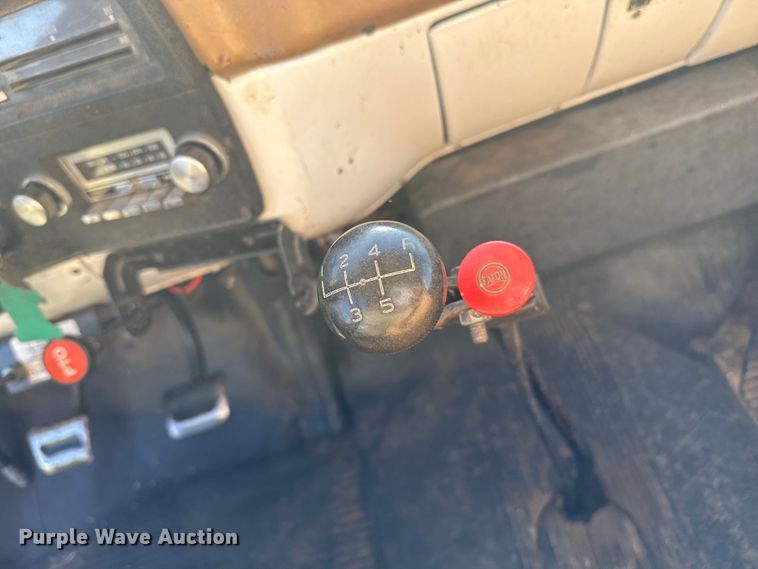 image for item DZ8885 1977 Chevrolet C65 grain truck