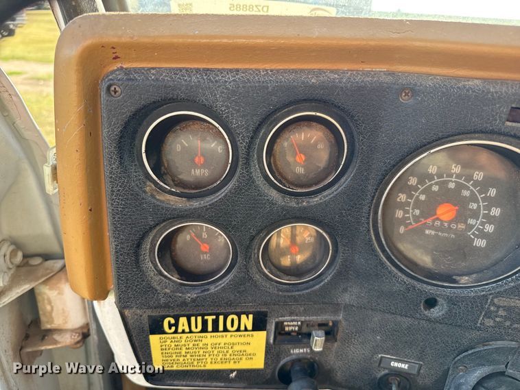 image for item DZ8885 1977 Chevrolet C65 grain truck