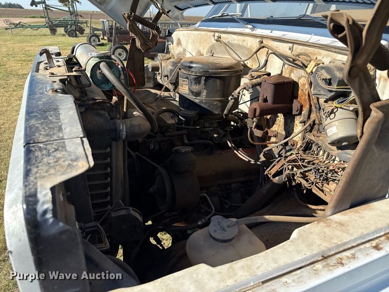 image for item DZ8885 1977 Chevrolet C65 grain truck