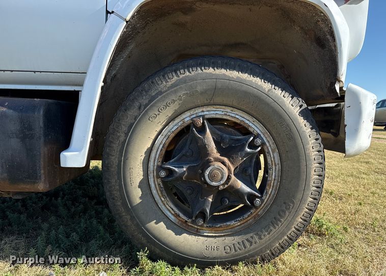 image for item DZ8885 1977 Chevrolet C65 grain truck