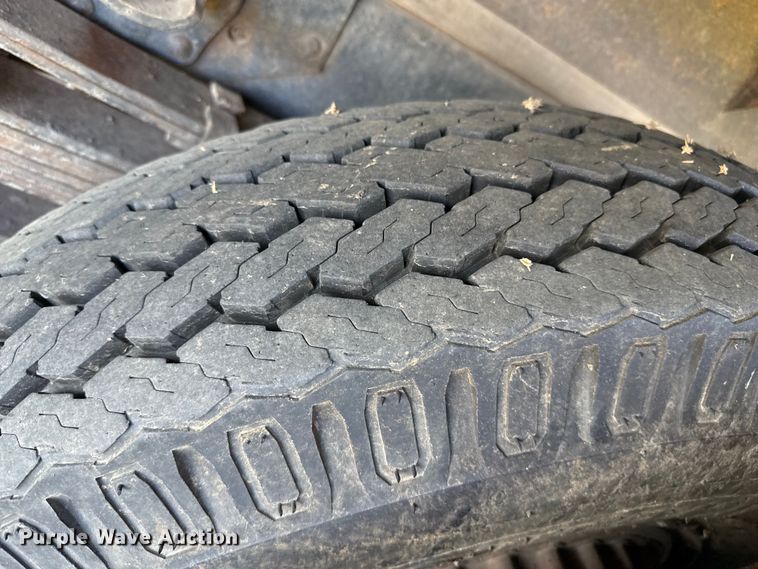 image for item DZ8885 1977 Chevrolet C65 grain truck