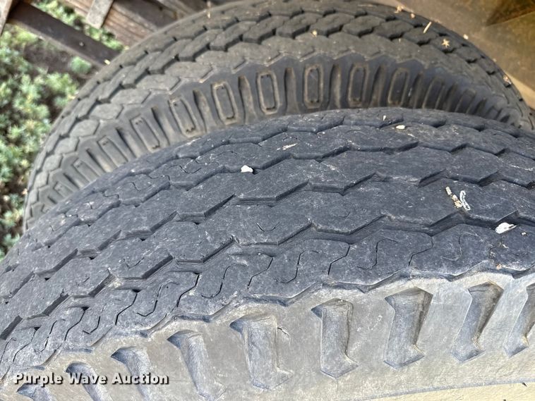 image for item DZ8885 1977 Chevrolet C65 grain truck