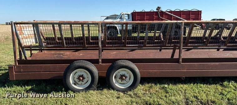 image for item DZ8886 Hay bale feeder wagon