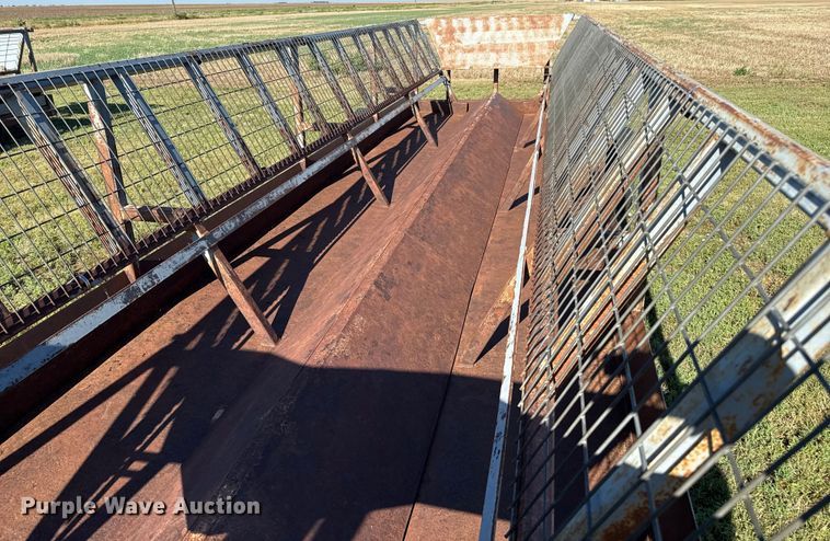 image for item DZ8886 Hay bale feeder wagon