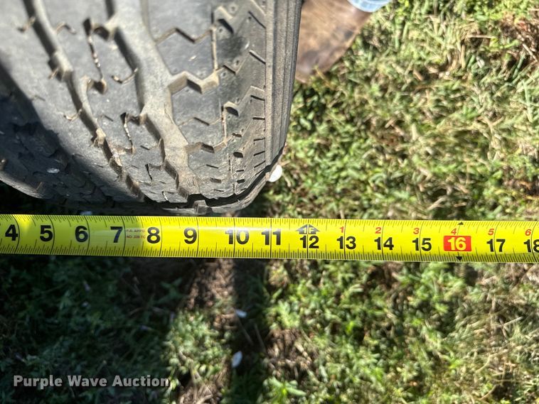 image for item DZ8886 Hay bale feeder wagon