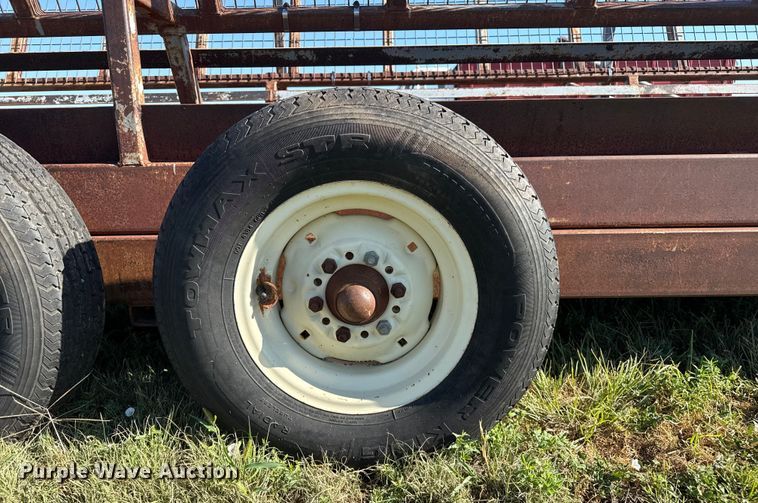 image for item DZ8886 Hay bale feeder wagon