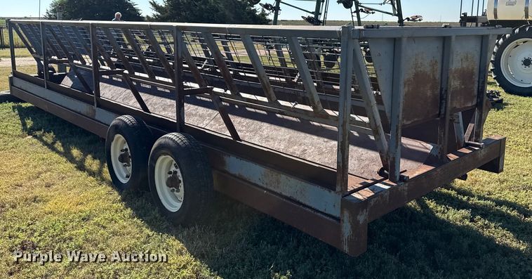 image for item DZ8887 Hay bale feeder wagon