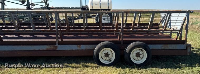 image for item DZ8887 Hay bale feeder wagon