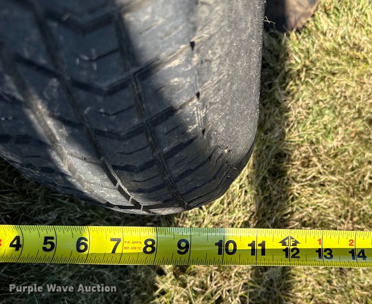 image for item DZ8887 Hay bale feeder wagon