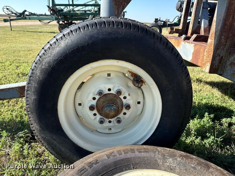 image for item DZ8887 Hay bale feeder wagon