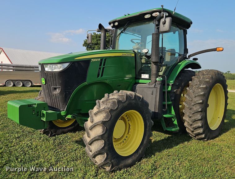 2013 John Deere 7200R